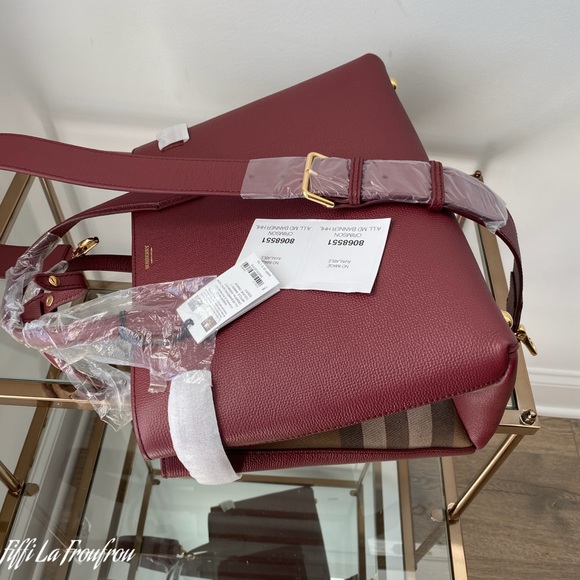 Authentic Burberry bag - Picture 8 of 16
